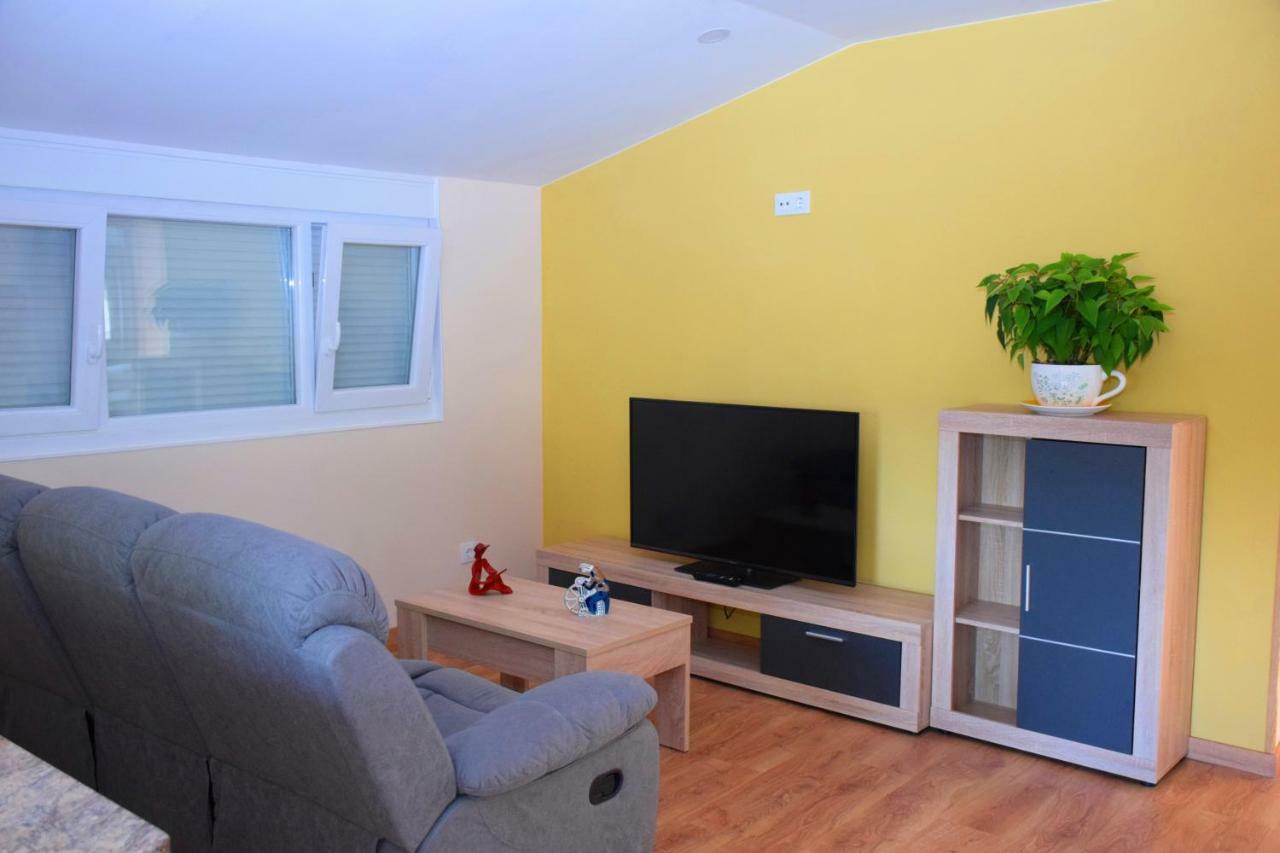 Apartamento O Mencer do Camiño Cee Exterior foto