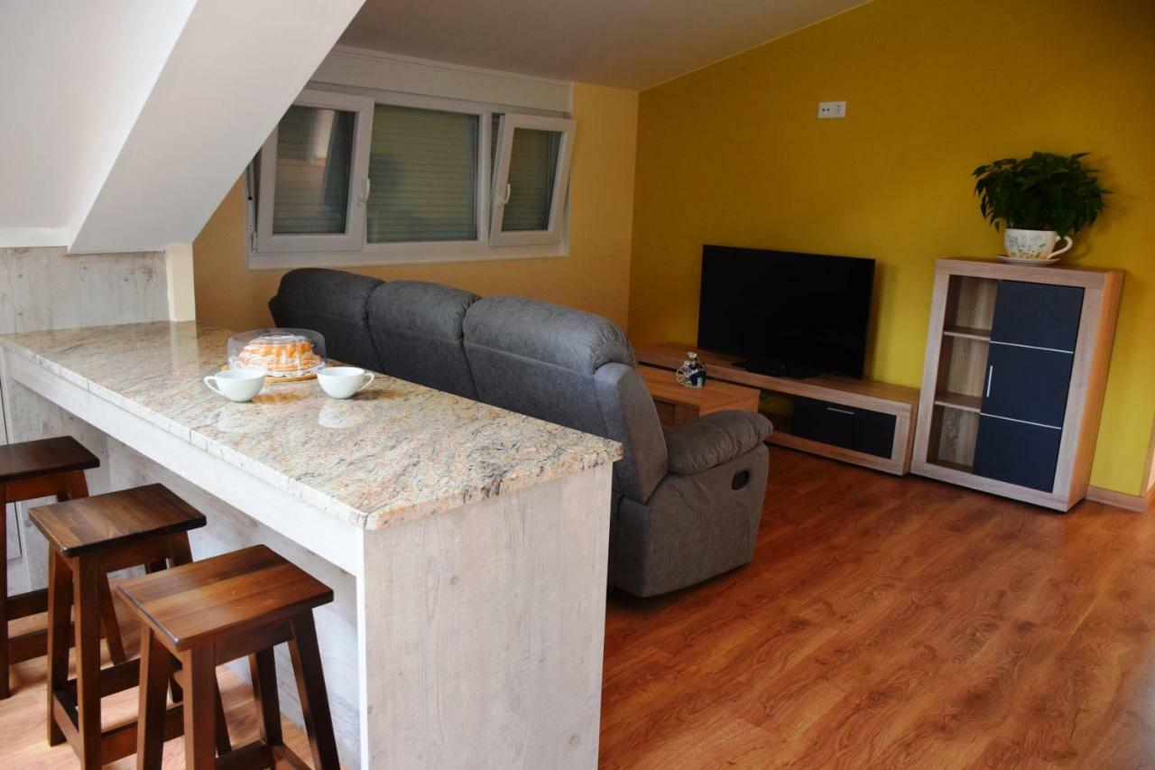 Apartamento O Mencer do Camiño Cee Exterior foto